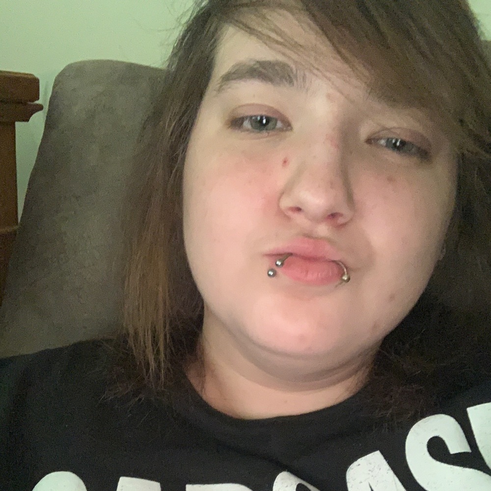 Meet your Posher, Caitlin